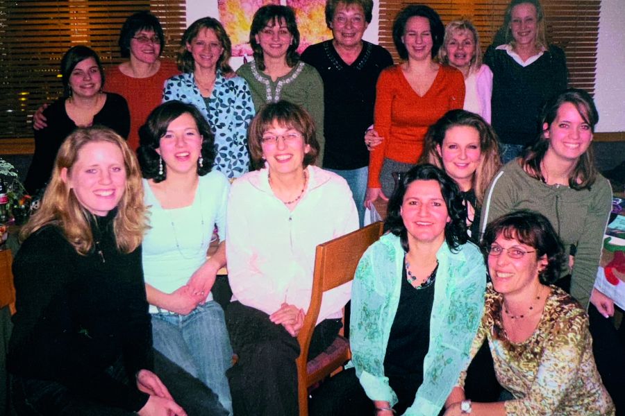 Die Teams der Krabbelstuben Fidelgasse und Altmannstraße im Dezember 2006
